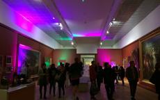 ambiance lumineuse dans les salles du musée pendant la Bacchanight 4